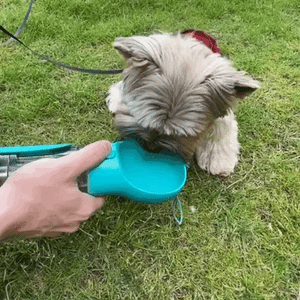 BOTELLA PORTATIL 4 EN 1 MULTIFUNCIONAL PARA MASCOTAS🐱🐶